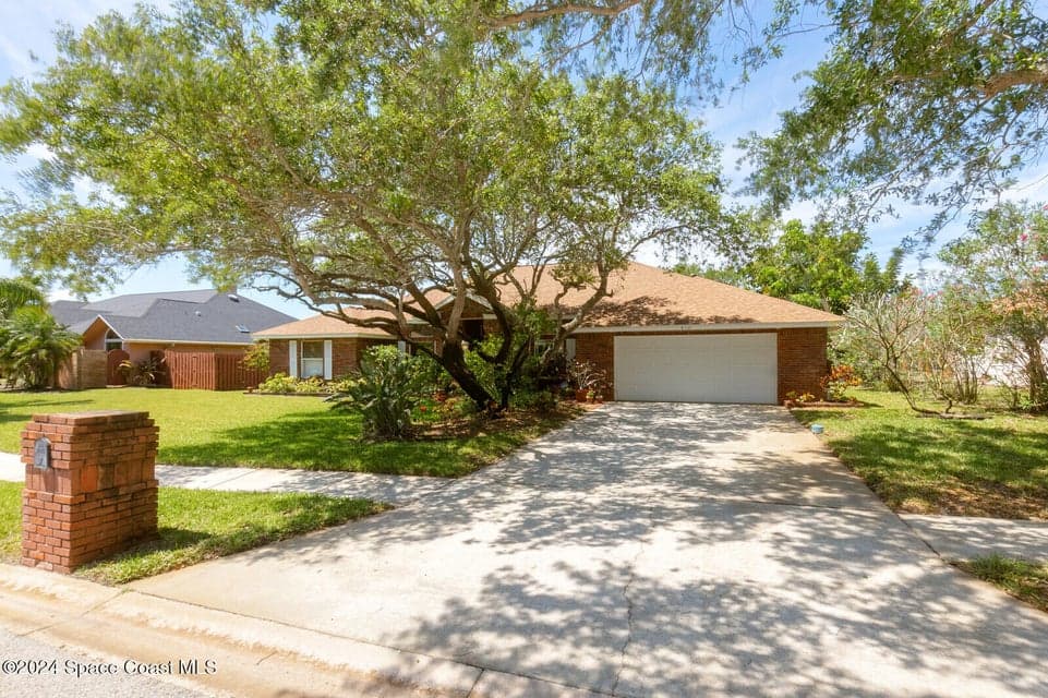 410 Oriole Lane, Indialantic, FL 32903 photo 2