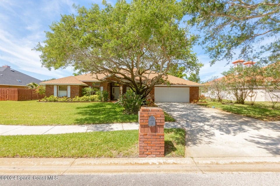 410 Oriole Lane, Indialantic, FL 32903 photo 3