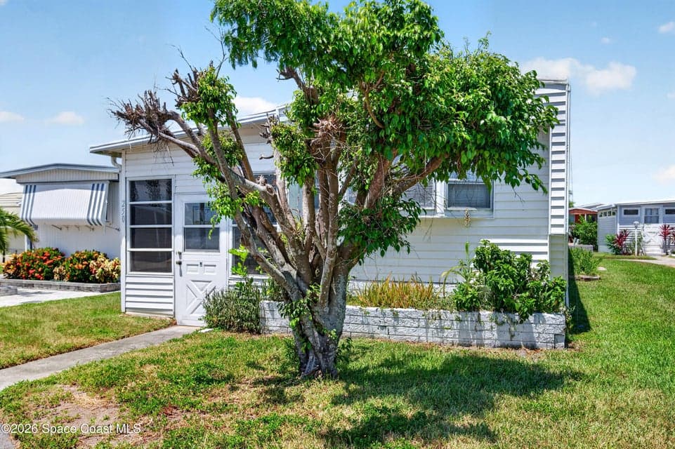 250 Liberty Lane, Melbourne Beach, FL 32951 photo 2