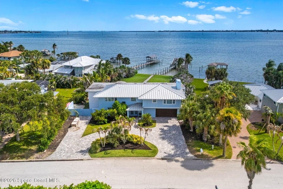 417 Riverview Lane, Melbourne Beach, FL 32951 photo 2