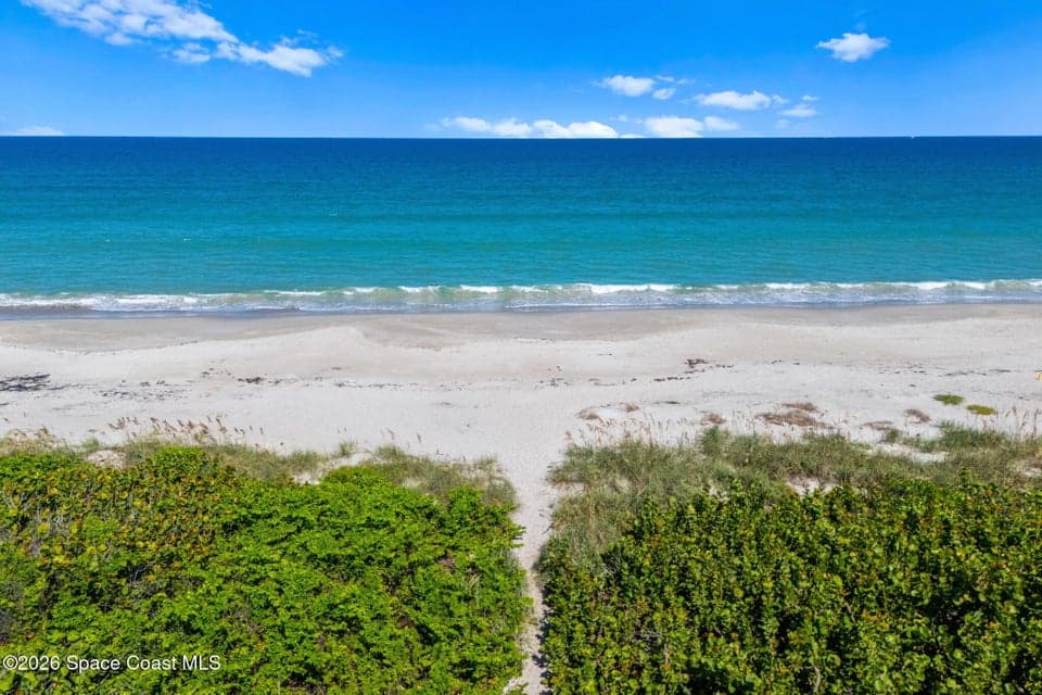 142 Palmetto Avenue 12-2, Indialantic, FL 32903 photo 2