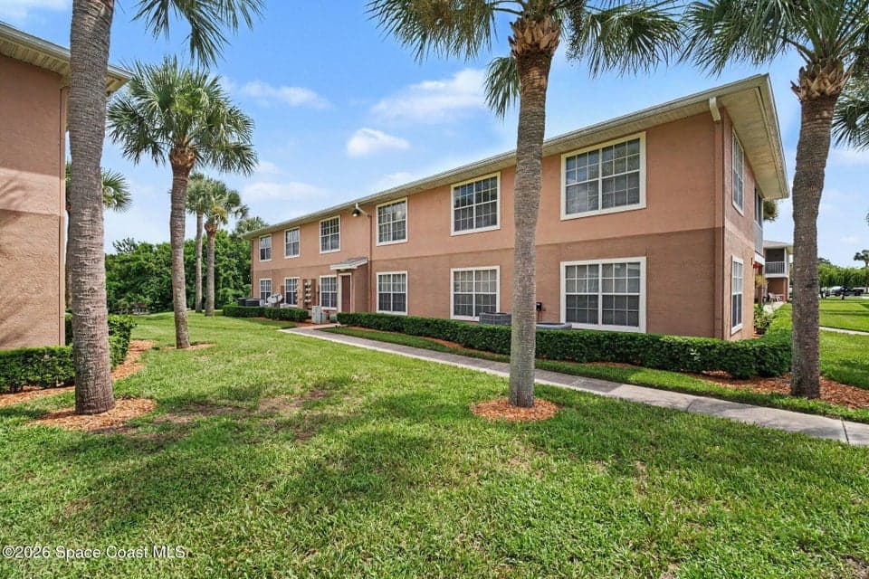 1821 Long Iron Drive 422, Rockledge, FL 32955